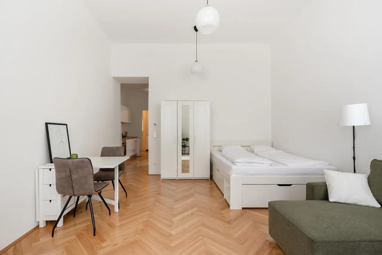 Zwischen Schoenbrunn Und Zentrum, Neues Apartment In Gruenruhelage Bei Schoenbrunn فيينا