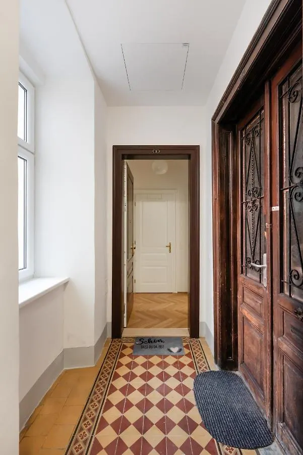 Zwischen Schoenbrunn Und Zentrum, Neues Apartment In Gruenruhelage Bei Schoenbrunn فيينا