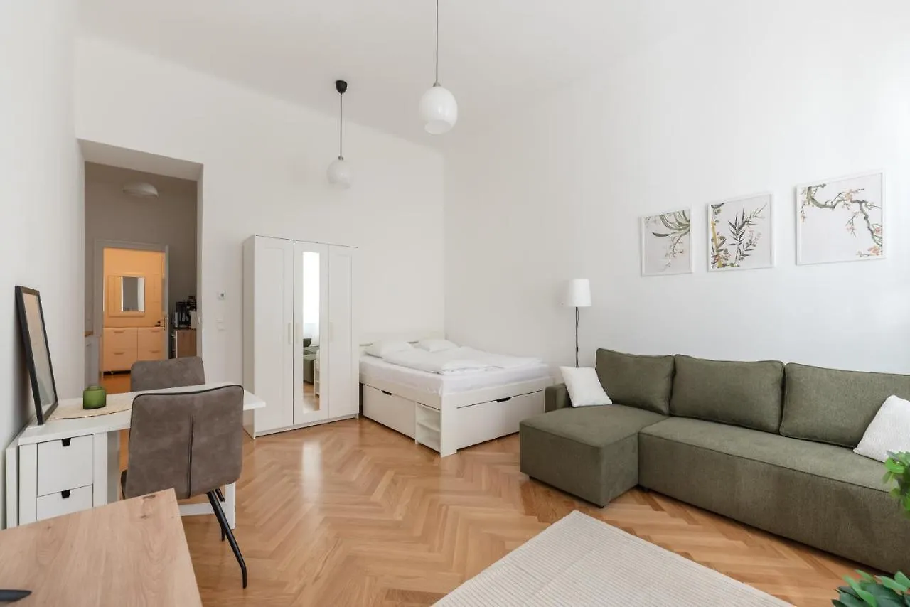 Zwischen Schoenbrunn Und Zentrum, Neues Apartment In Gruenruhelage Bei Schoenbrunn فيينا