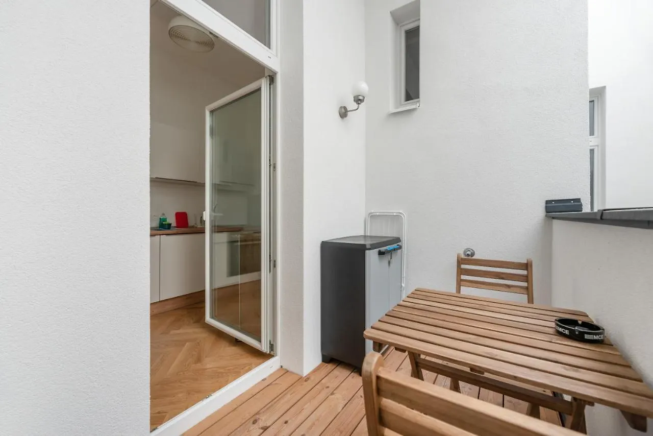 Zwischen Schoenbrunn Und Zentrum, Neues Apartment In Gruenruhelage Bei Schoenbrunn فيينا النمسا