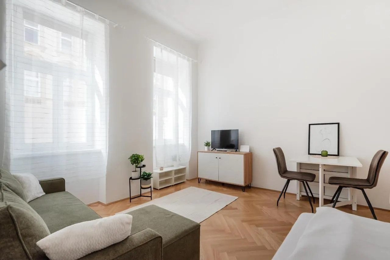 Zwischen Schoenbrunn Und Zentrum, Neues Apartment In Gruenruhelage Bei Schoenbrunn فيينا