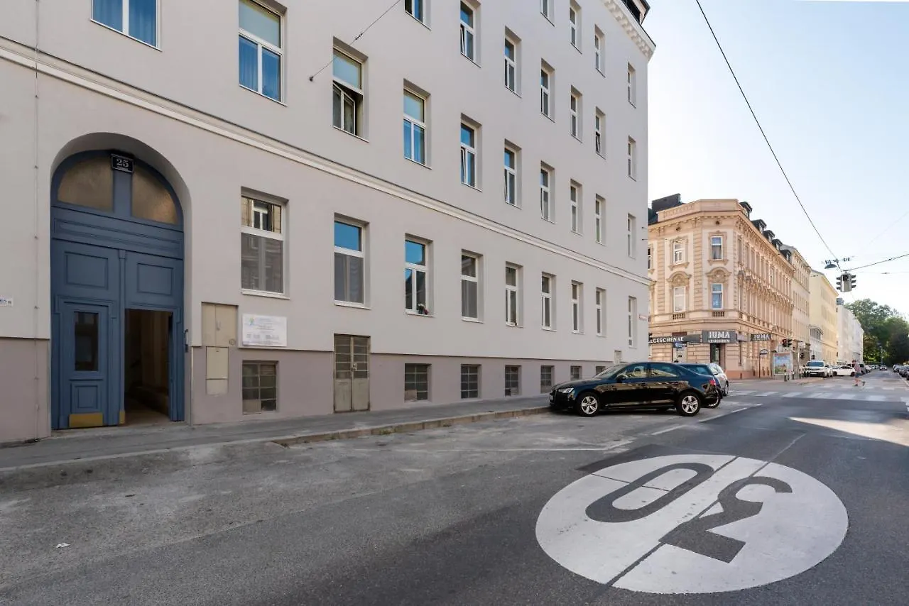 Zwischen Schoenbrunn Und Zentrum, Neues Apartment In Gruenruhelage Bei Schoenbrunn فيينا