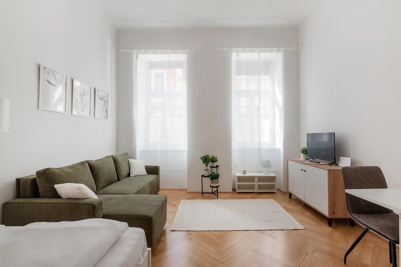 Zwischen Schoenbrunn Und Zentrum, Neues Apartment In Gruenruhelage Bei Schoenbrunn فيينا