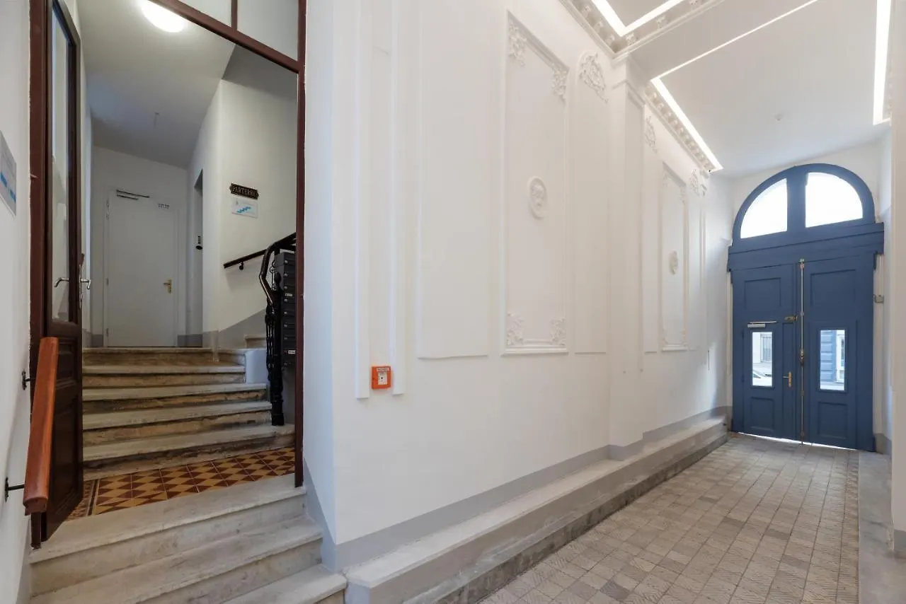Zwischen Schoenbrunn Und Zentrum, Neues Apartment In Gruenruhelage Bei Schoenbrunn فيينا 0*,  النمسا